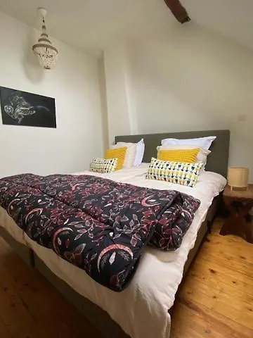 Nyaraló Boerderij, Voorhuis