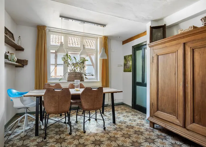 Boerderij, Voorhuis Nyaraló Schimmert